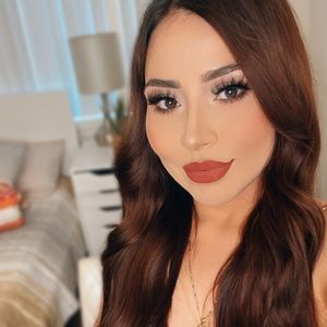 Meet your Posher, Annie